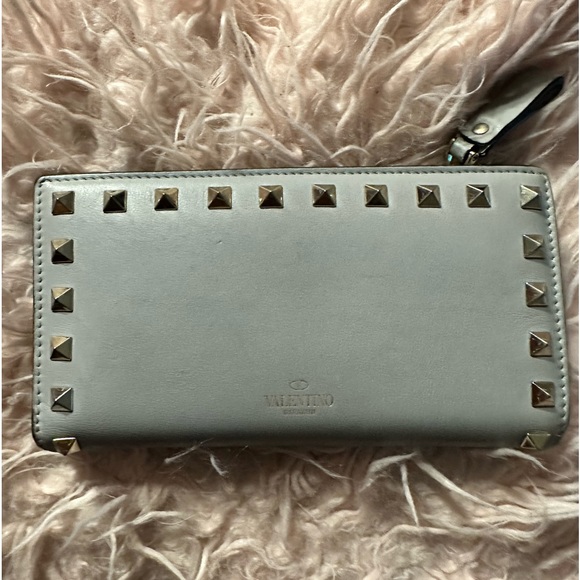 Valentino Garavani Rockstud Gray Smooth Leather Long Wallet. Authentic! - Picture 4 of 16